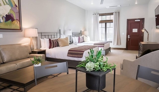 Zion Stay | 1 Unit | Queen Rooms Near Zion National Park Entrance in Springdale