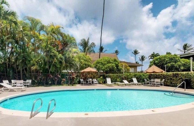 Ultimate Kauai Adventure Awaits! Pool, Free Parking, Close to Beach!