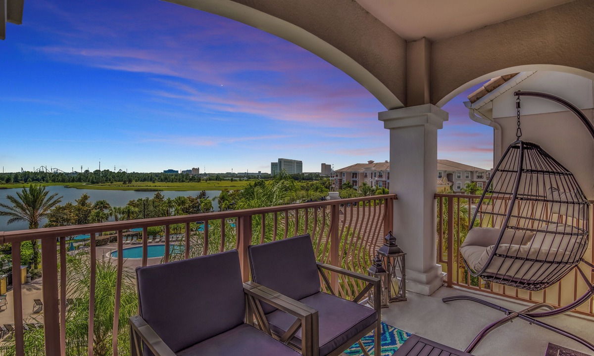 Florida Central Atlantic Coast Apartment | Condo w/Prime View of Lake, Pool & Fireworks!