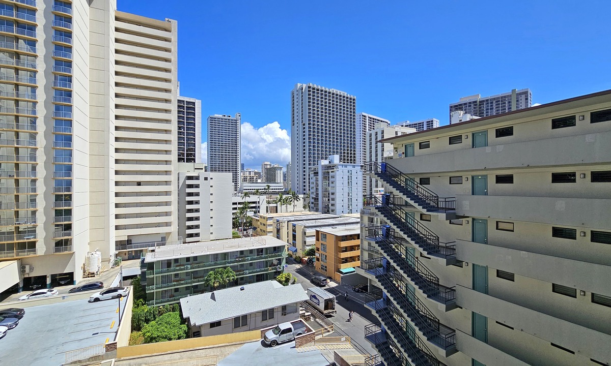 Waikiki Apartment | Calm, Quiet, New, & Clean Waikiki Queen Bed Studio - WAIKIKI GRAND HOTEL® 804