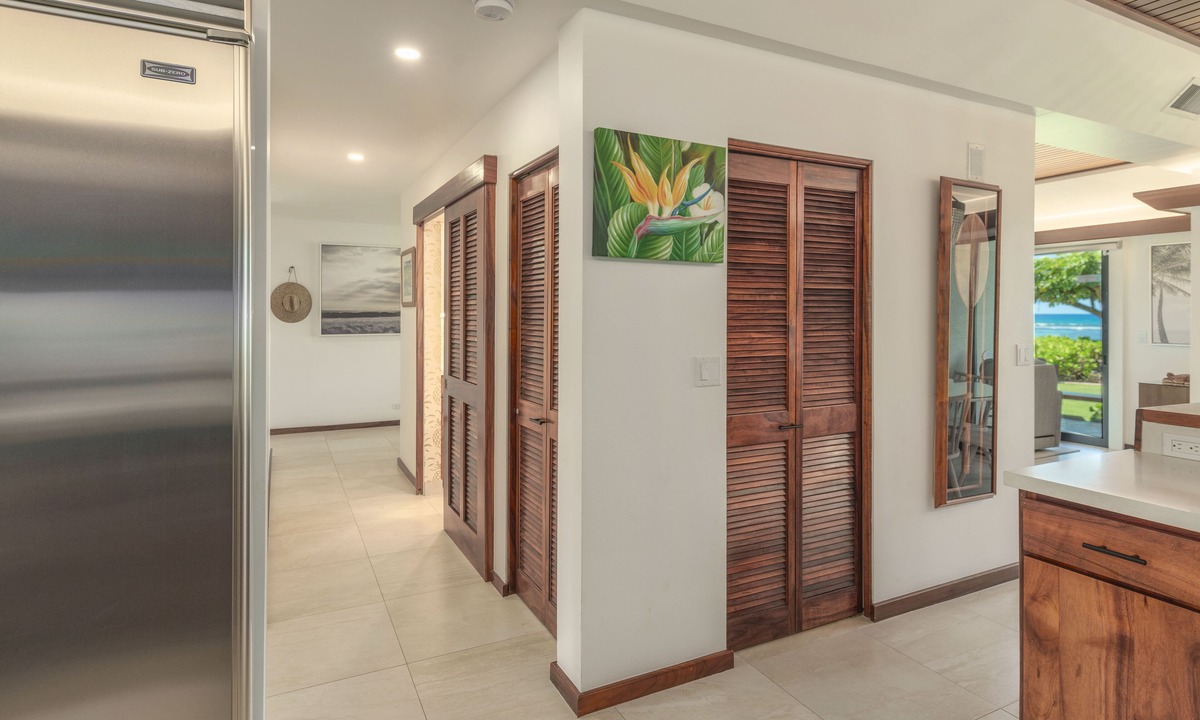 Historic Lahaina Front Street Condo | Oceanfront luxury 3bd condo on Baby Beach