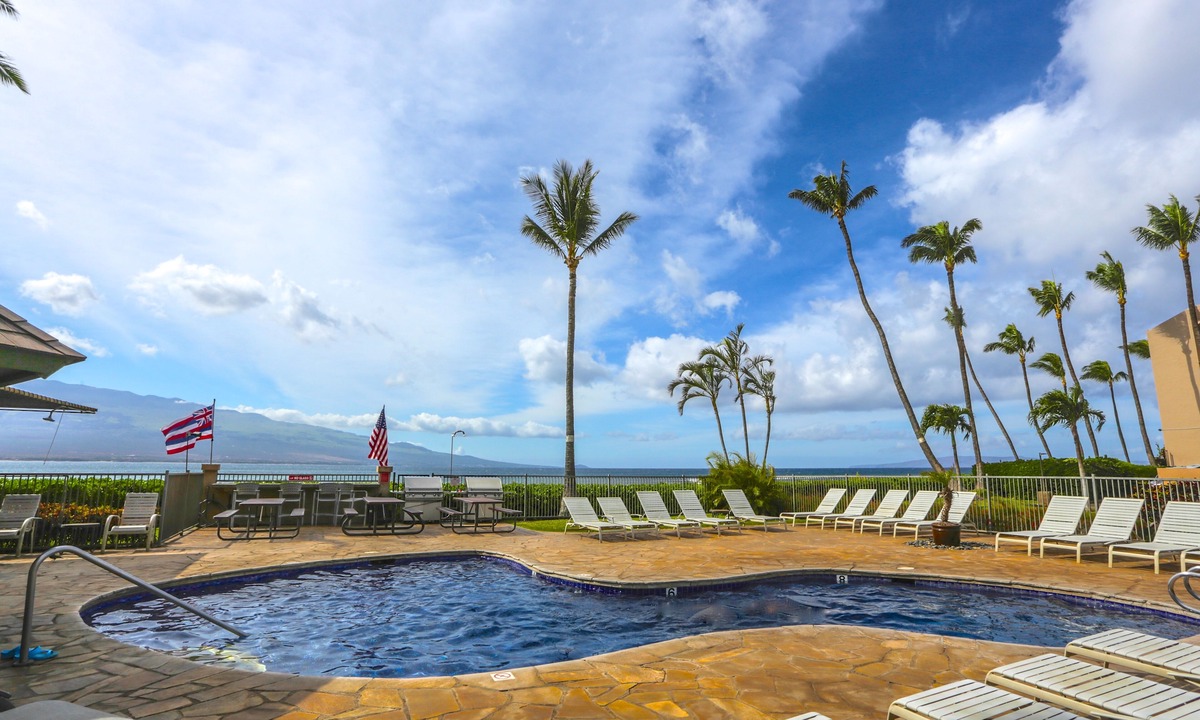 Maalaea Condo | Stunning Maalaea Fully Remodeled Oceanfront Condo Ocean Views Pool BBQ