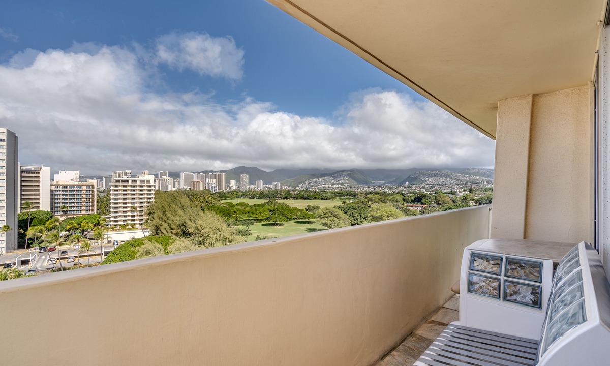 Diamond Head - Kapahulu - St. Louis Apartment | Gorgeous Diamond Head Penthouse Studio Stunning views, Private Balcony.