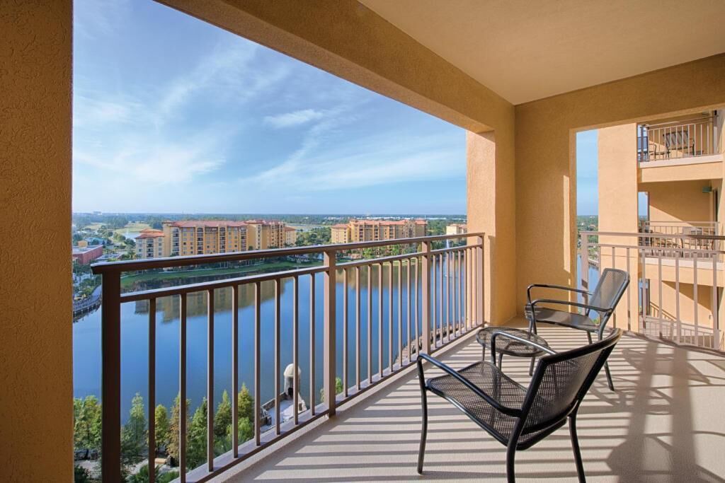 Lake Buena Vista Apartment | Enjoy the luxury & excitement of Lake Buena Vista with a splash of Disney Magic