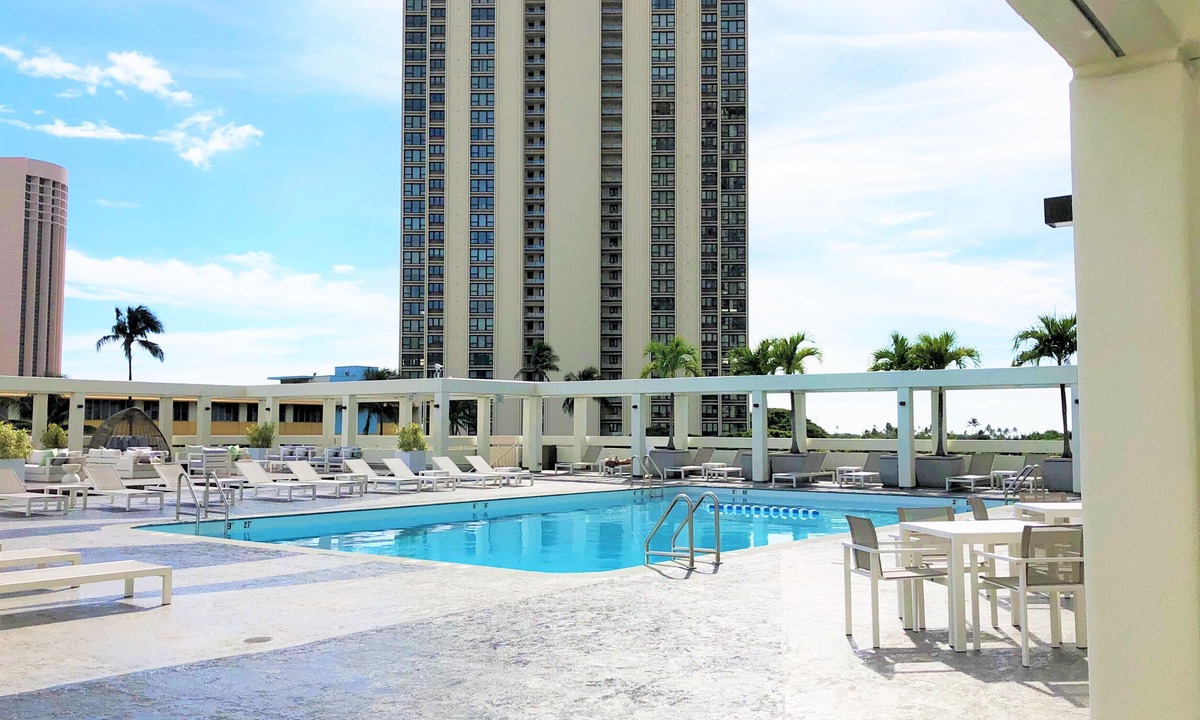 Ala Moana Condo | Ocean View Studio | King Bed | Ala Moana Hotel | Walk to Beach & Shopping