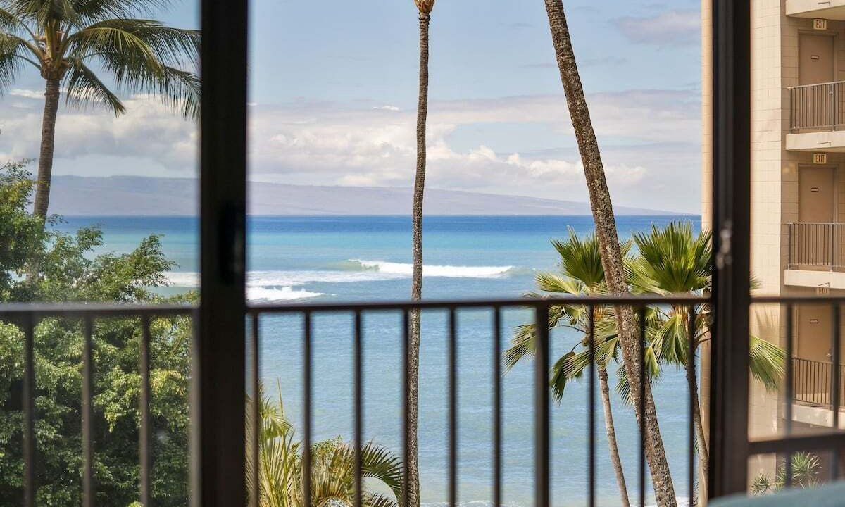 Kahana Condo | Remodeled OceanFront Condo w Wonderful Ocean Views-Valley Isle 401