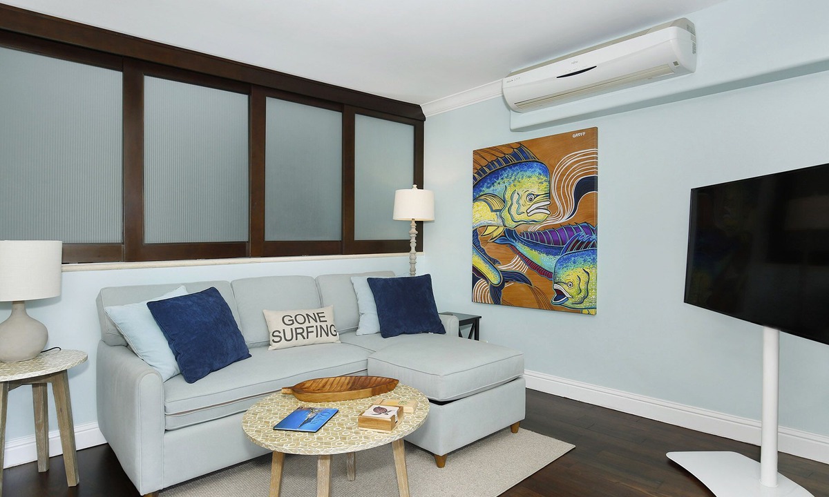 Waikiki Condo | Heart of Waikiki! Lower Floor! Great Location! Washlet, AC, Wi-Fi, Kitchen!
