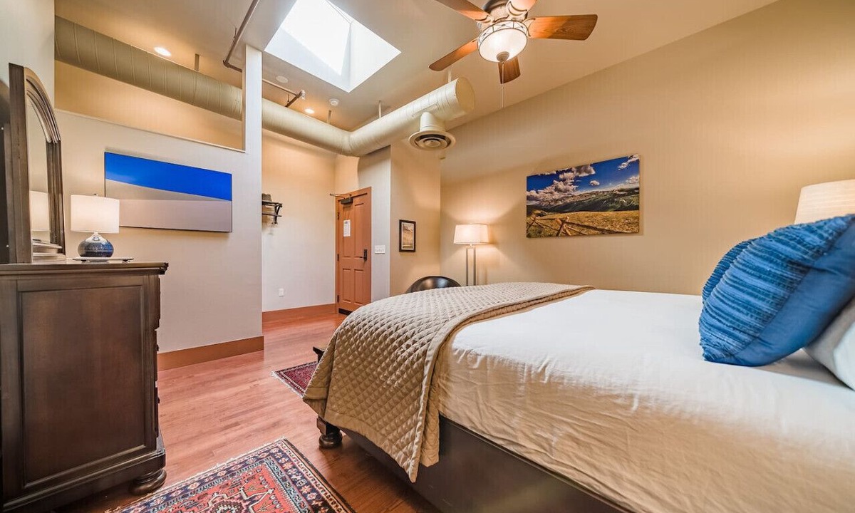 Estes Park Apartment | King beds * Downtown Luxury Loft * Walk everywhere