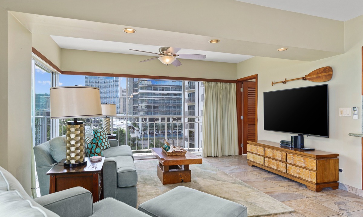 Waikiki Condo | Luxury 2-Bed/2-Bath Corner Waikiki Shore Condo w/Ocean Views! FREE Parking!