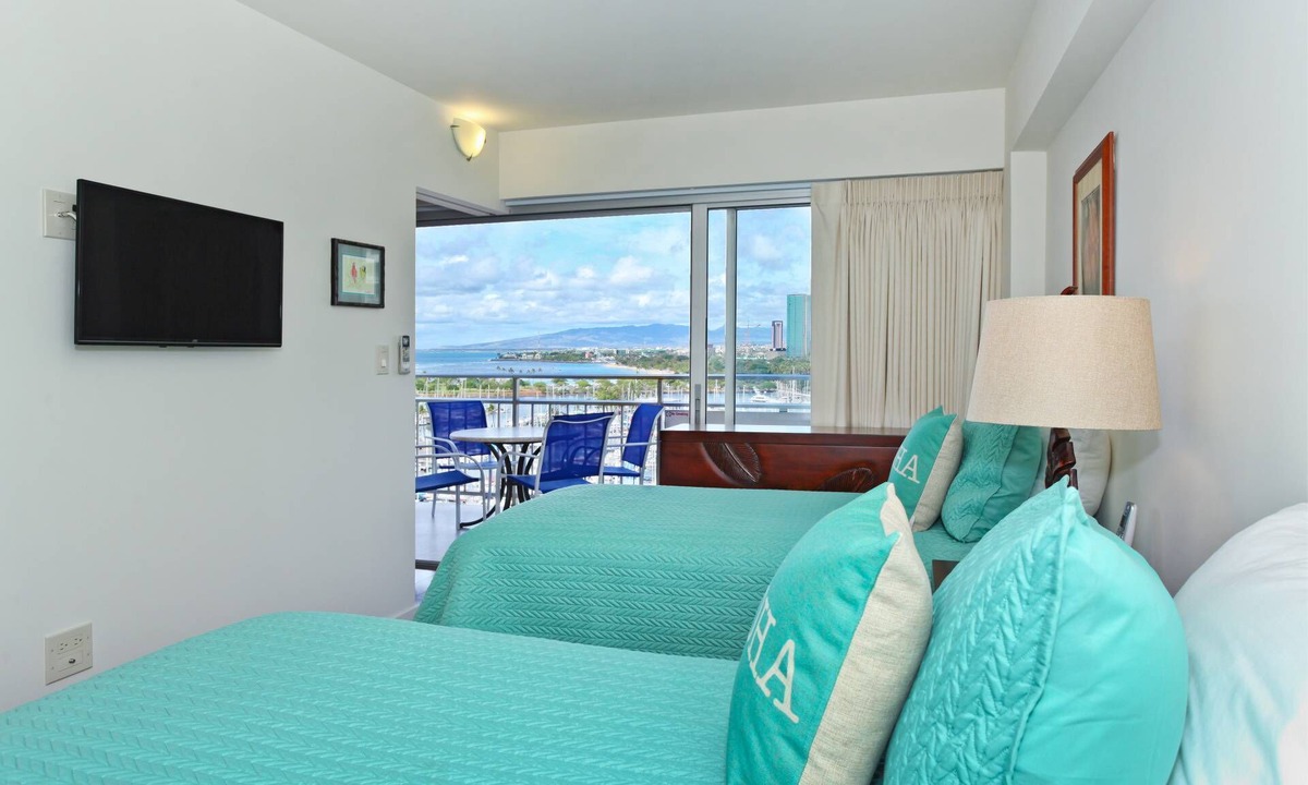 Waikiki Condo | BEAUTIFUL Ilikai suite w/Ocean, Marina & Sunset Views! Large Lanai! Parking!