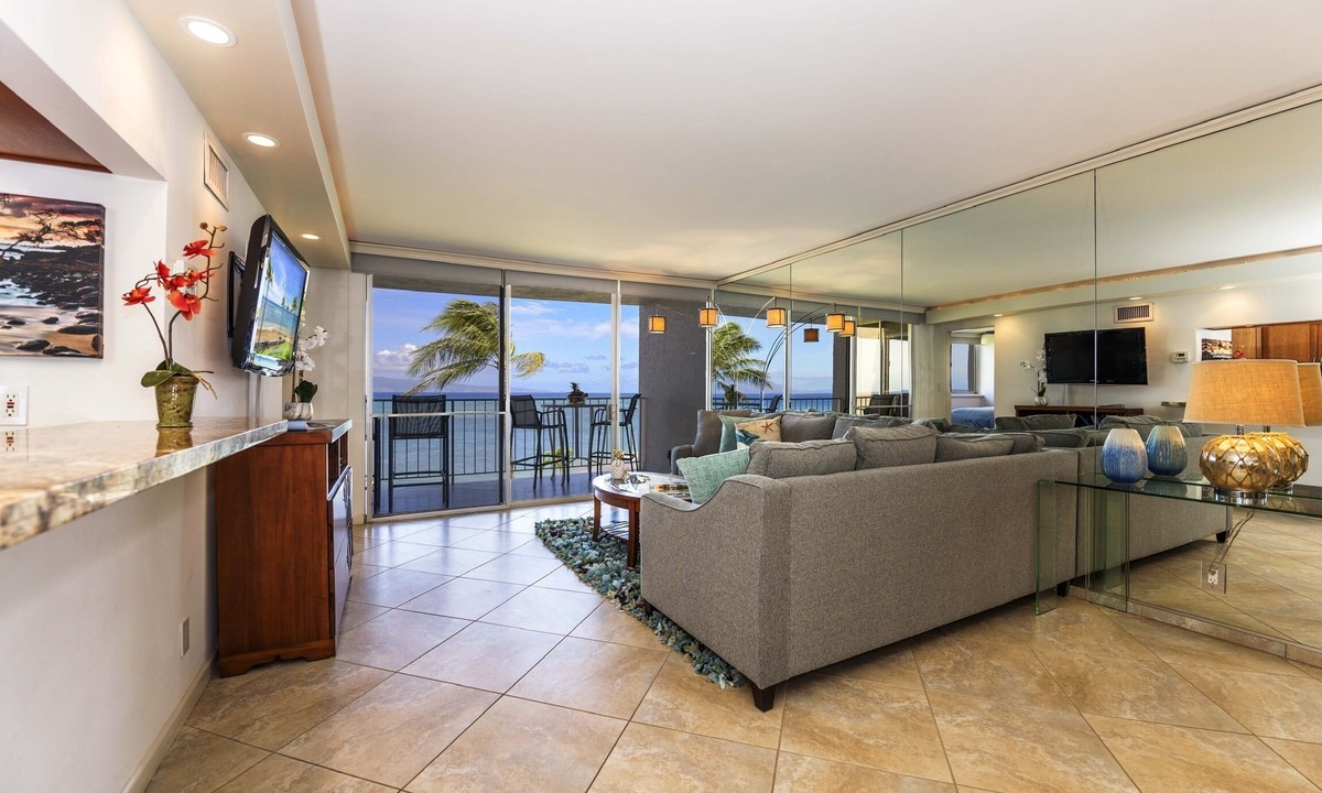 Kahana Condo | Modern Luxury OCEAN FRONT condo with Lanai & Molokai Views!-Royal Kahana 409