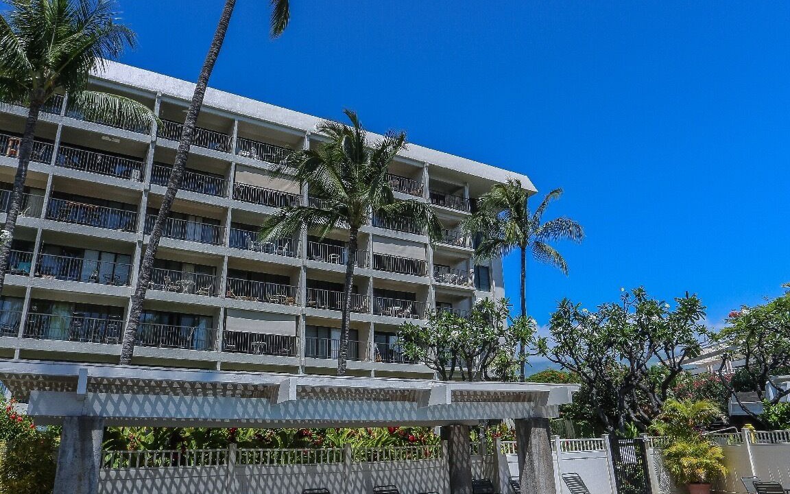 Kihei Condo | Where Aloha Lives Kihei Remodeled Condo Lanai AC Steps to Kamaole Beach