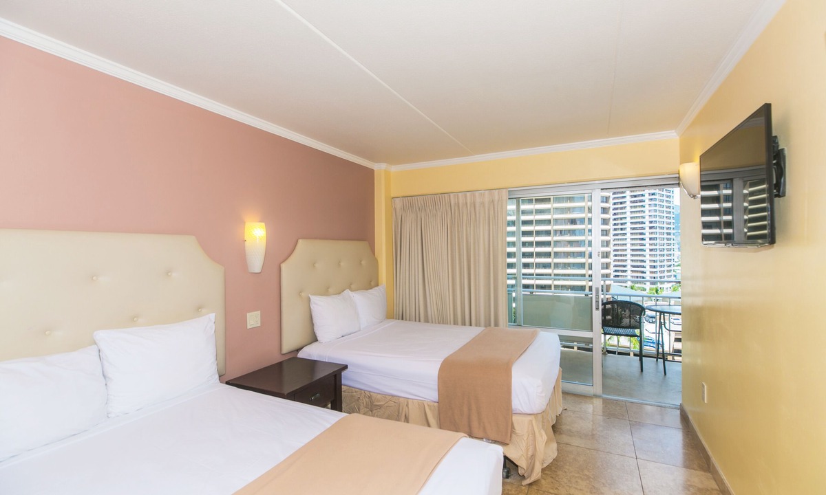 Waikiki Condo | Beautifully Remodeled 2 Bedroom Waikiki Condo - Sleeps 6!