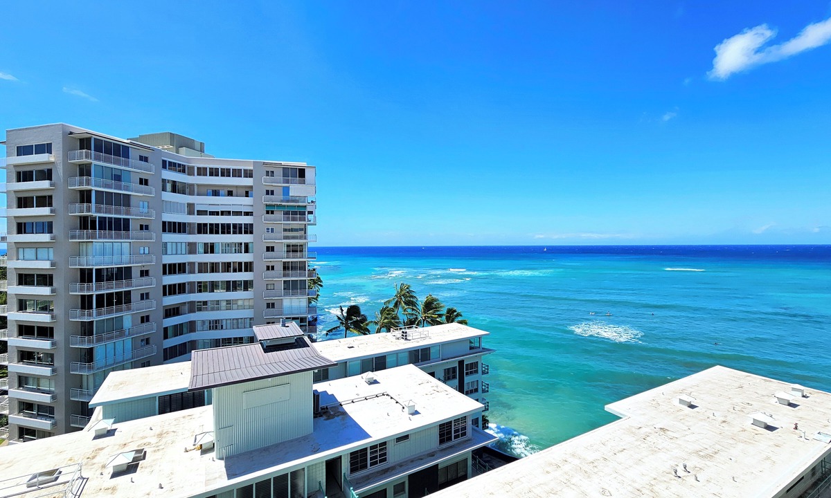 Diamond Head - Kapahulu - St. Louis Apartment | Idyllic Ocean Views from 12th floor 1 Bedroom Suite with Full Kitchen