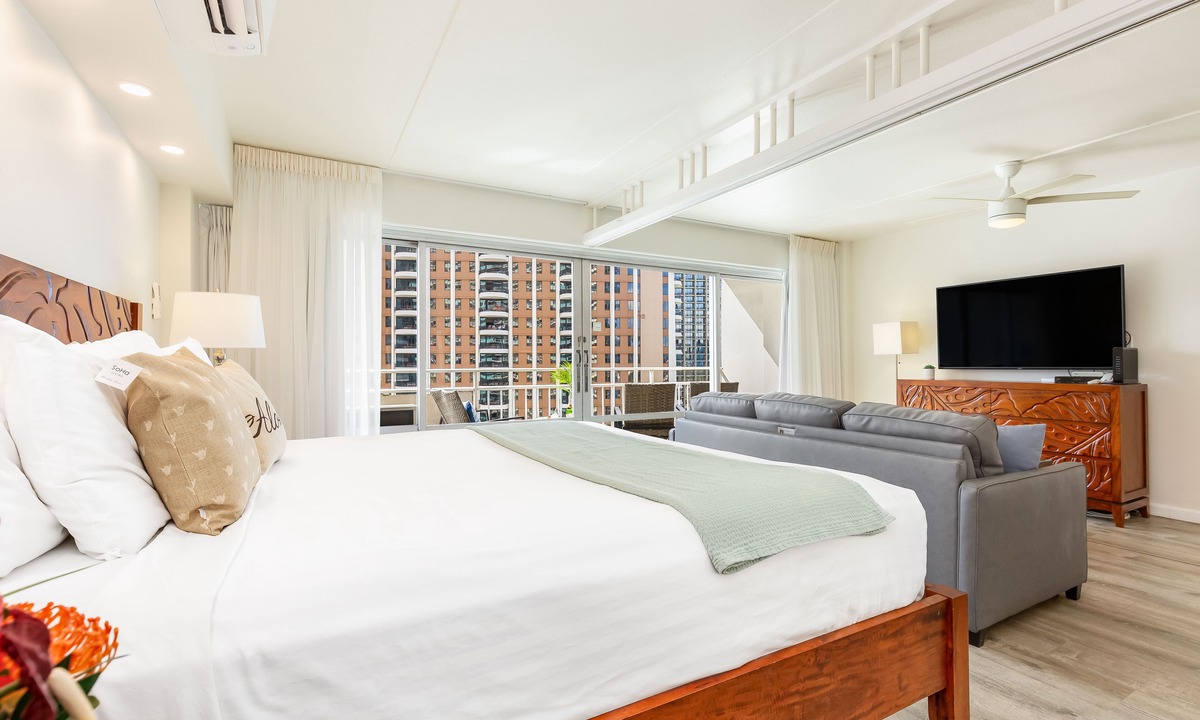 Waikiki Condo | Ocean & Fireworks Views Condo at the Ilikai Hotel w/Full Kitchen & Free WiFi