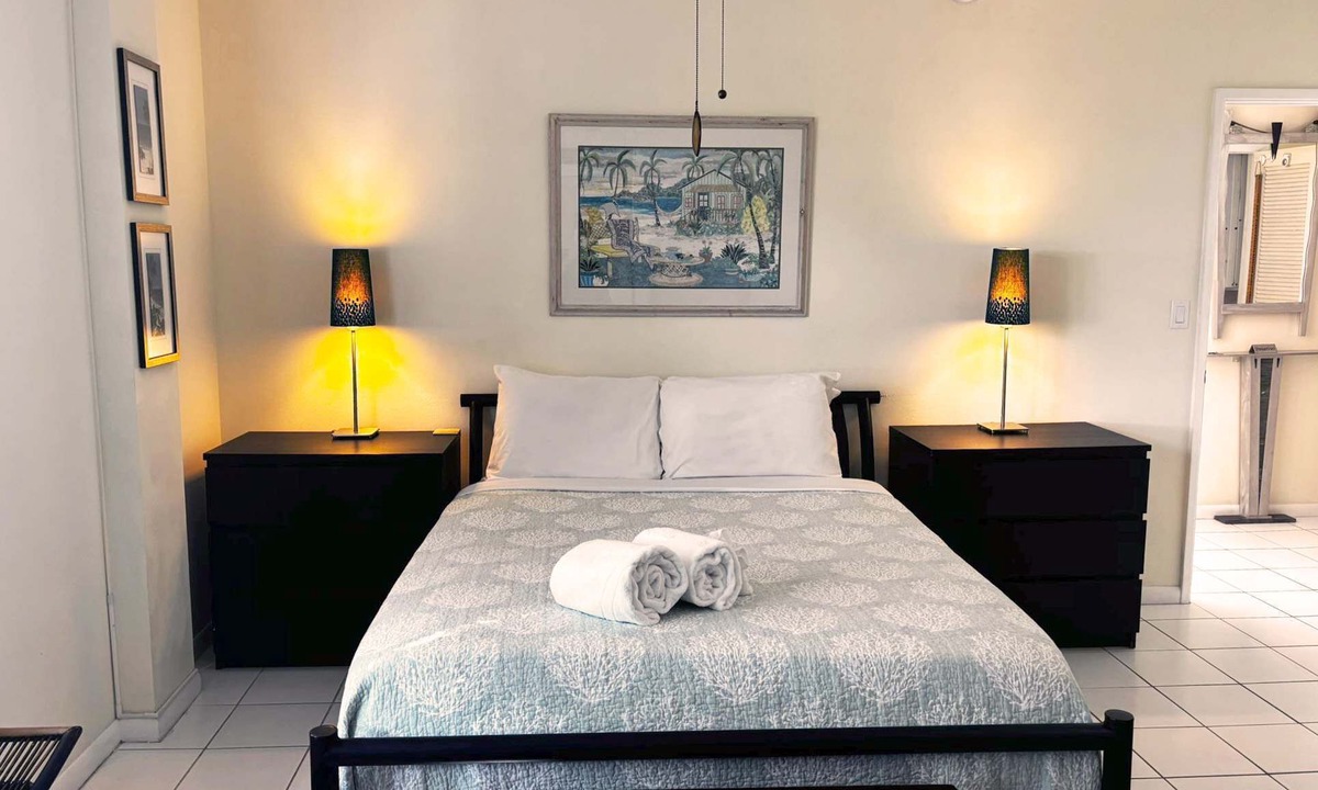 Central Beach Condo | Fort Lauderdale Yacht & Beach Club 316