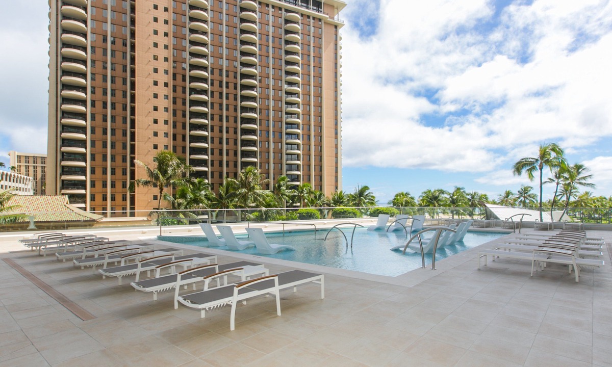 Waikiki Condo | Fully renovated unit on the 16th Floor overlooking the mountains and the surrounding Waikiki area!