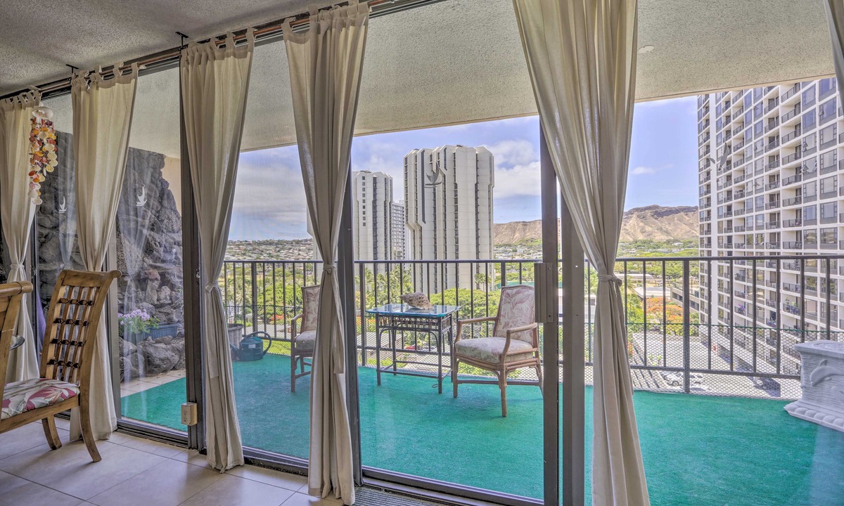 Waikiki Condo | Waikiki 2 bd - 2 blocks from the beach