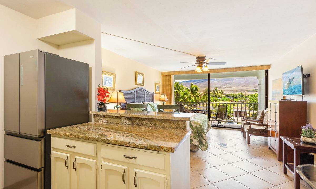 Historic Lahaina Front Street Condo | Your Island Base: Mountain View Studio 224 LS