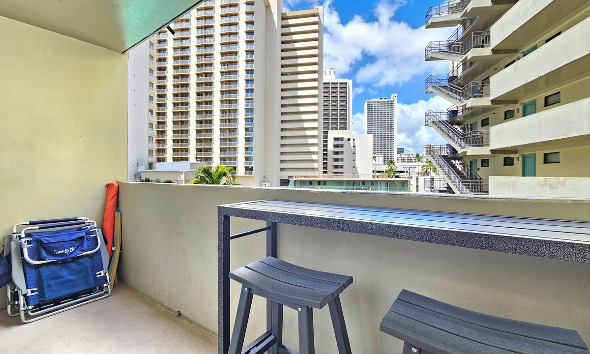 Waikiki Apartment | ⛱ Waikiki Beach Studio w/Lanai & Pool at Waikiki Grand Hotel®