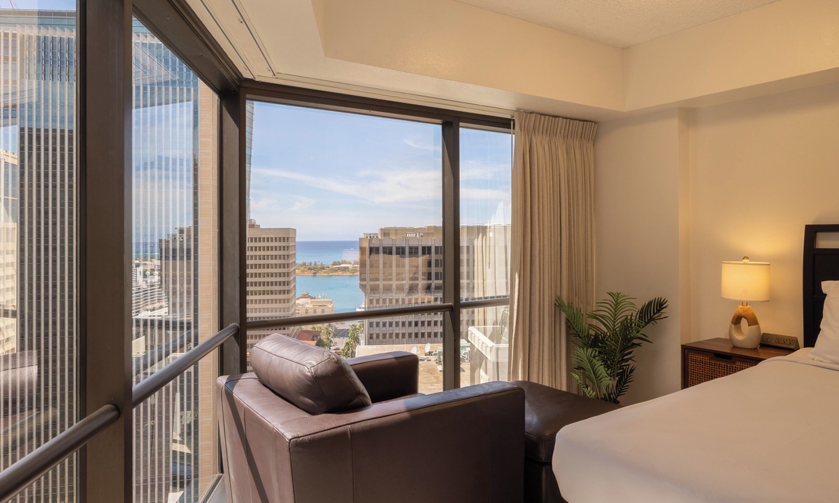 Downtown Honolulu Apartment | Bishop Suites At The Executive Centre