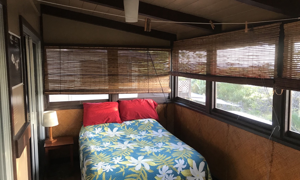 Historic Kailua Village Apartment | The Flying Honu is located in the heart of Kona Town