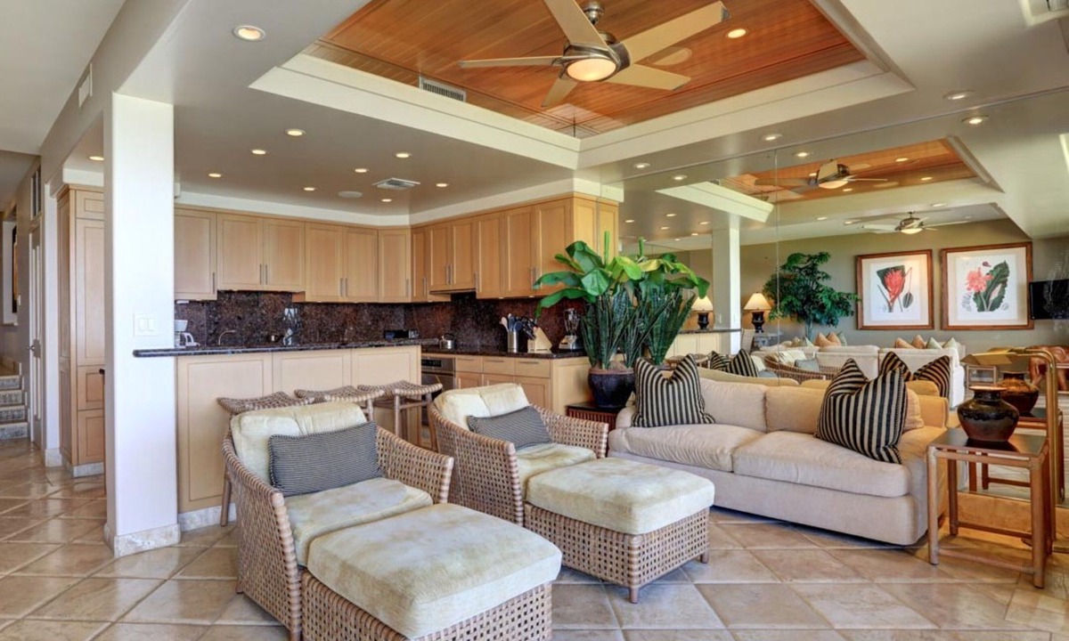 Wailea Condo | Makena Surf - CoralTree Residence Collection