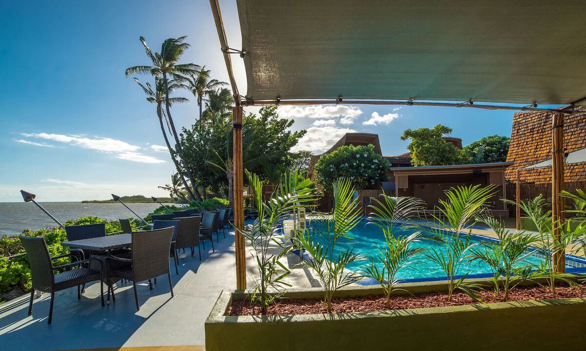 Kaunakakai House | Ocean Front King: Panoramic Sea Views Meet Polynesian Elegance in Molokai
