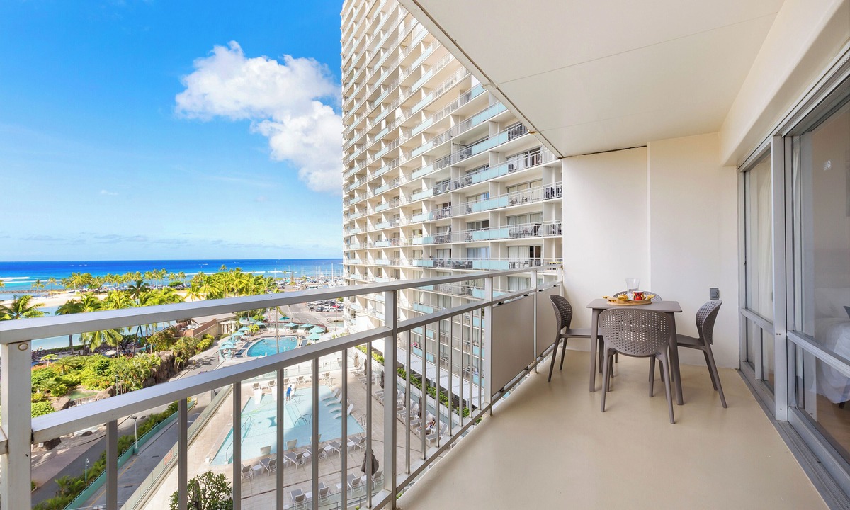 Waikiki Condo | Skyline-Lagoon and Fireworks Magic from the Ilikai w/Top-Tier Amenities