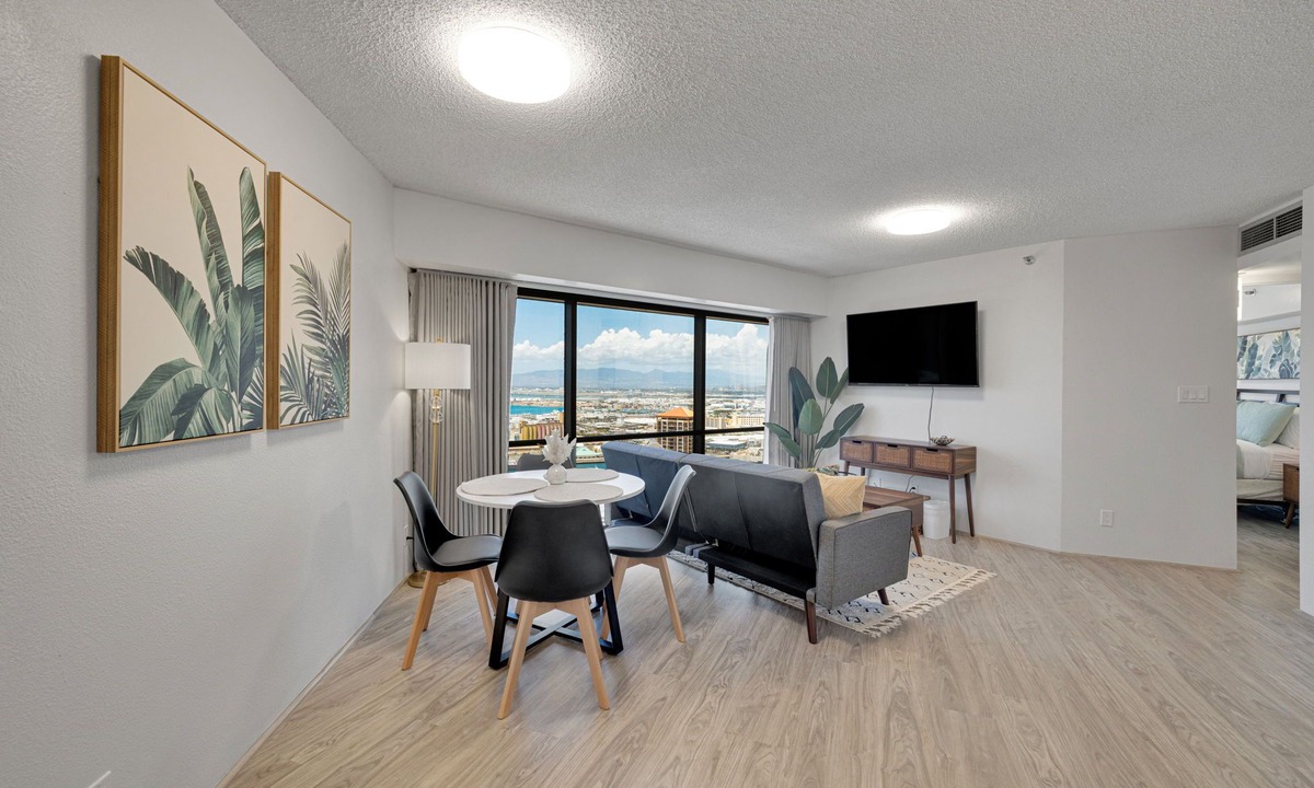 Downtown Honolulu Condo | Bishop Suites @ Executive Centre, Ocean View Suite #3903, Heart of Honolulu