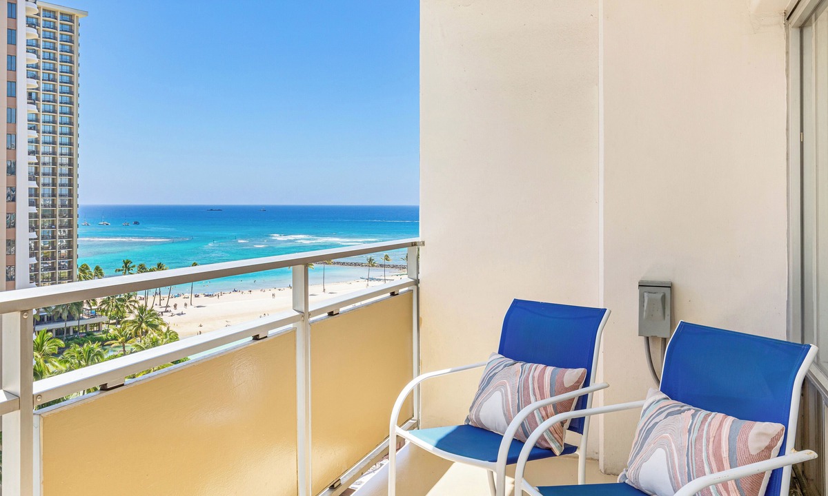Waikiki Condo | Stunning Ocean & Fireworks Lagoon View From Condo at Ilikai w/Full Kitchen