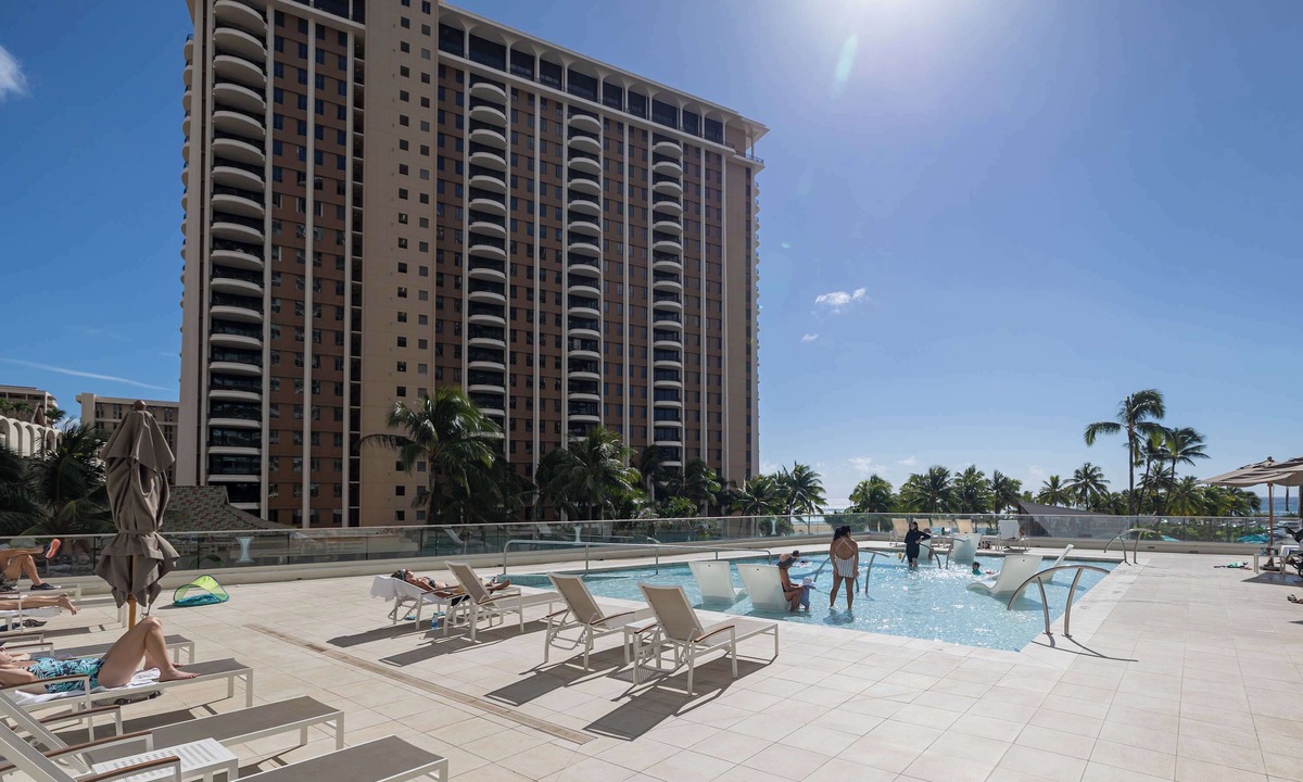 Waikiki Apartment | Stunning Ocean View | Free Parking