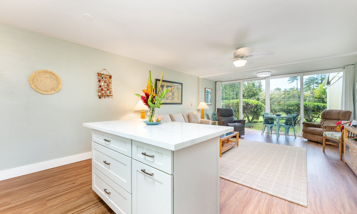 Kahuku Condo | Hale Kai - Large Enclosed Lanai - Sleeps 2