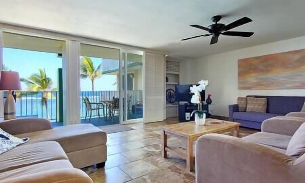Punaluu Apartment | Coastal Dream Getaway 4