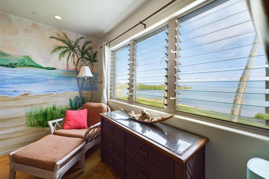 Ualapue Apartment | Oceanfront true 2 bedroom wlanai on Molokai