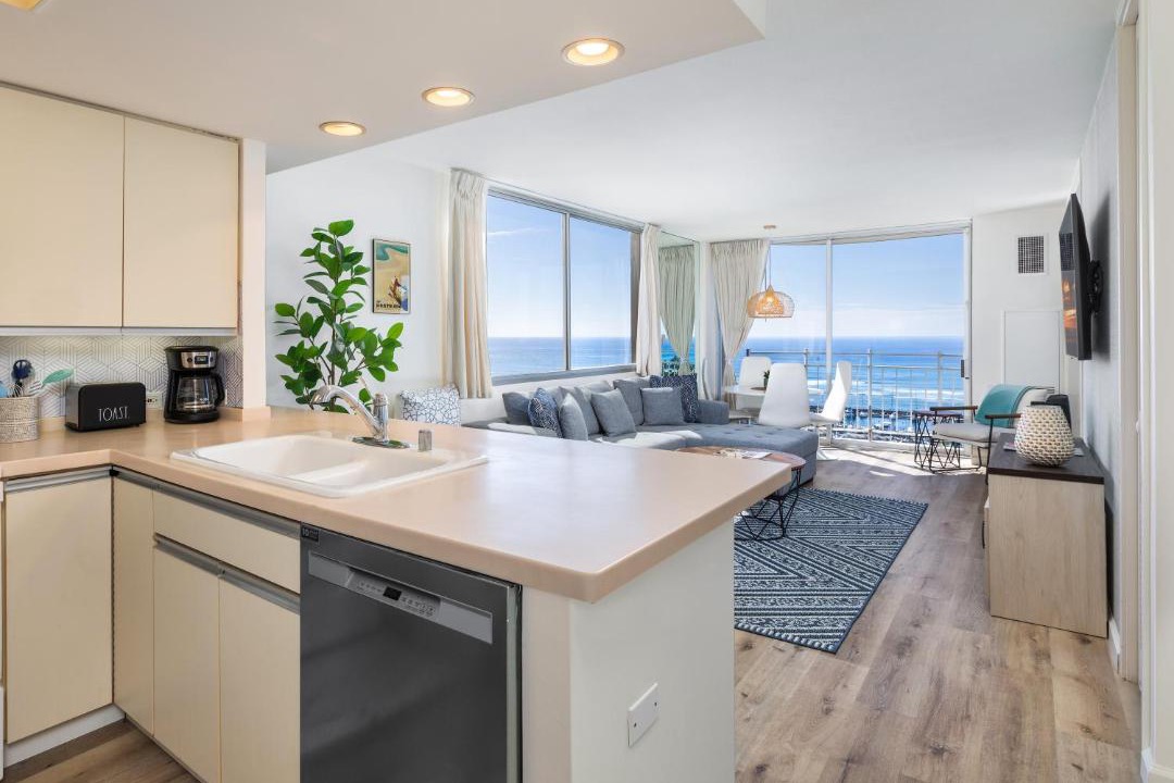 Waikiki Apartment | Ilikai Collection 12 Corner Oceanfront Condo with amazing views