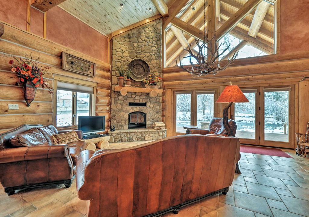 Photo of Livingroom in San Juan River Village