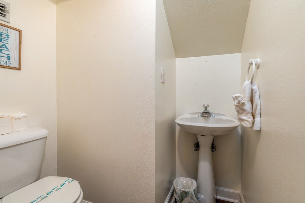 Photo of Bathroom in Dauphin Island