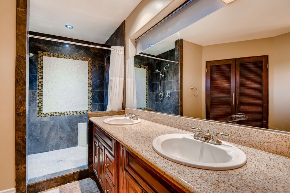 Photo of Bathroom in Rancho Oakey