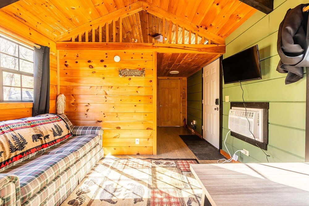 Photo of Bedroom in Hendersonville