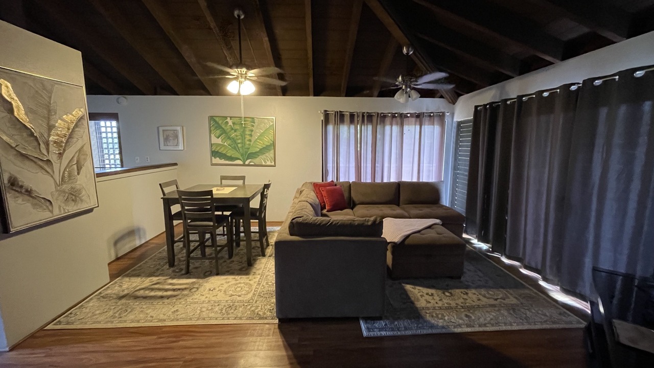 Photo of Livingroom in Maunaloa