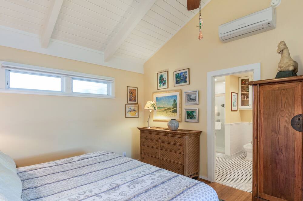 Photo of Bedroom in Kailua