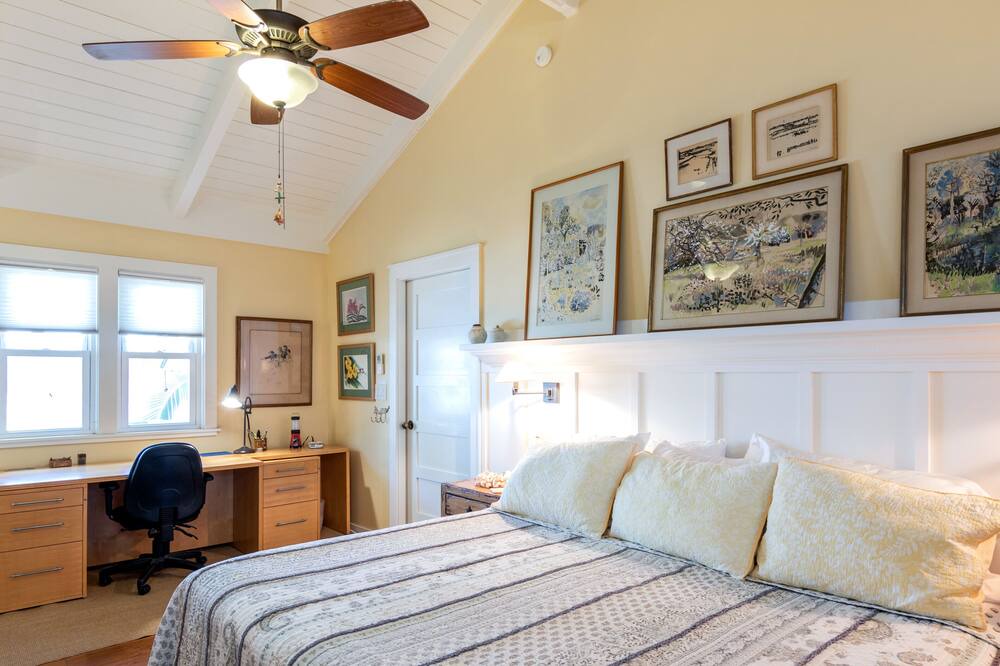 Photo of Bedroom in Kailua