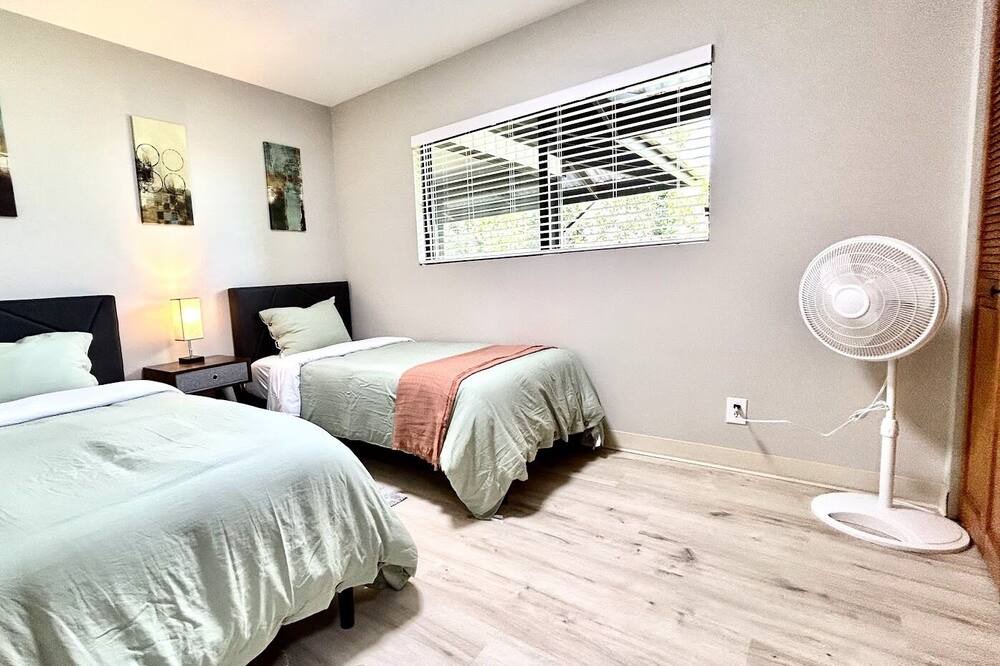 Photo of Bedroom in Kealakekua