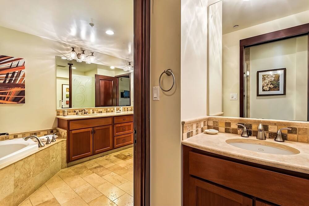 Photo of Bathroom in Wailua