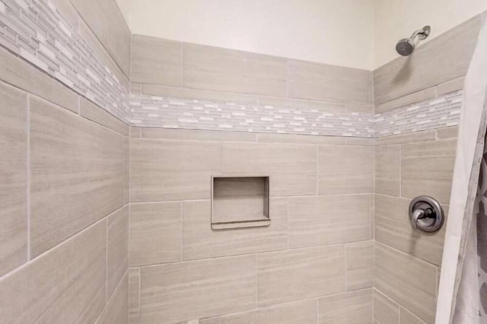 Photo of Bathroom in Wailua