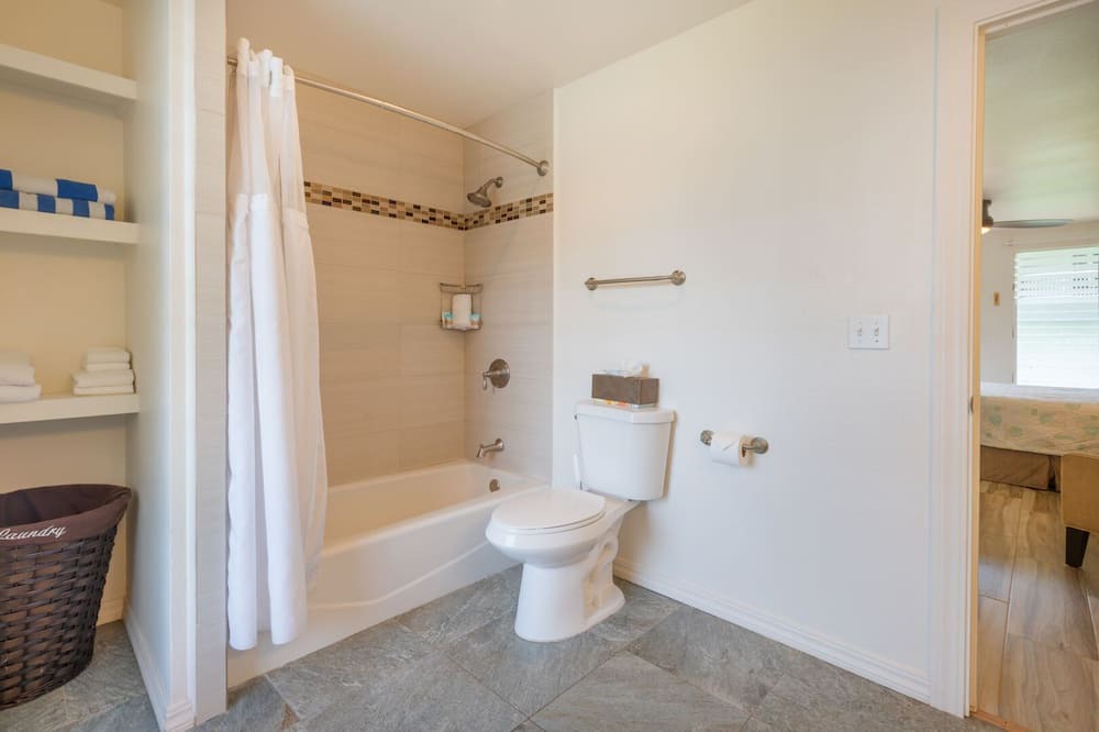 Photo of Bathroom in Wailua