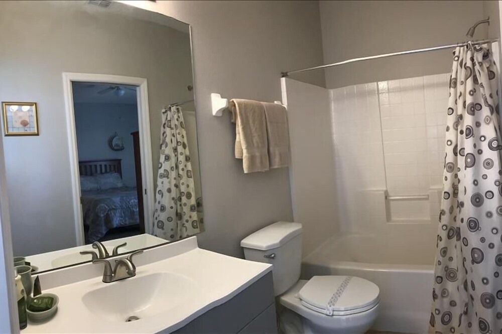 Photo of Bathroom in Sunset Ridge