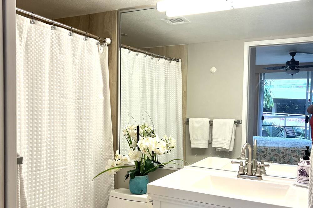 Photo of Bathroom in Kihei