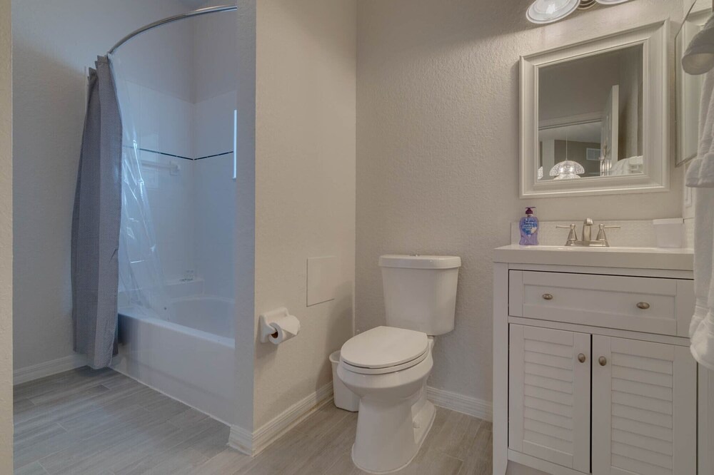 Photo of Bathroom in Bahama Bay